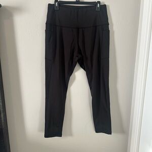 VOGO Athletica Black High-Rise Side Pocket Leggings
